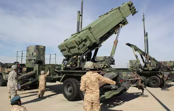 US and Emirati soldiers train on the use of the Patriot system in 2013. [US Army]