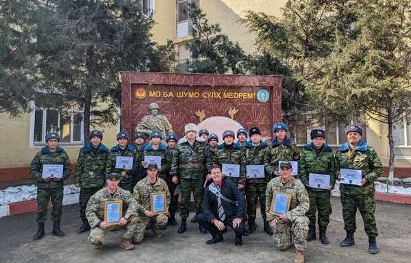 Virginia National Guardsmen conduct an infantry tactical exchange with members of the Tajik Defense Ministry Peacekeeping Battalion March 3-8 in Dushanbe, Tajikistan. [US National Guard]